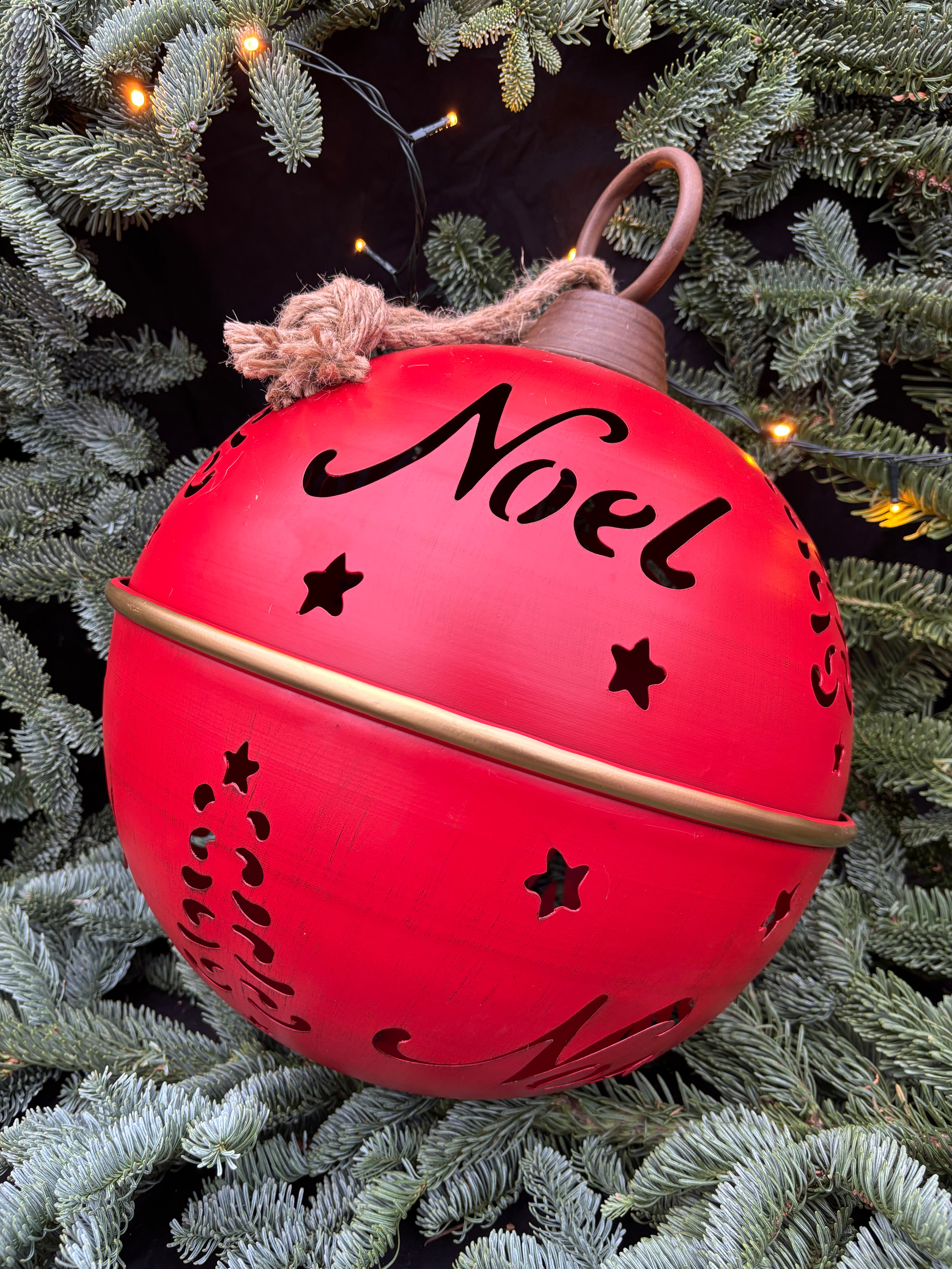 Kerstbal kerst bal ijzer rood met tekst NOEL