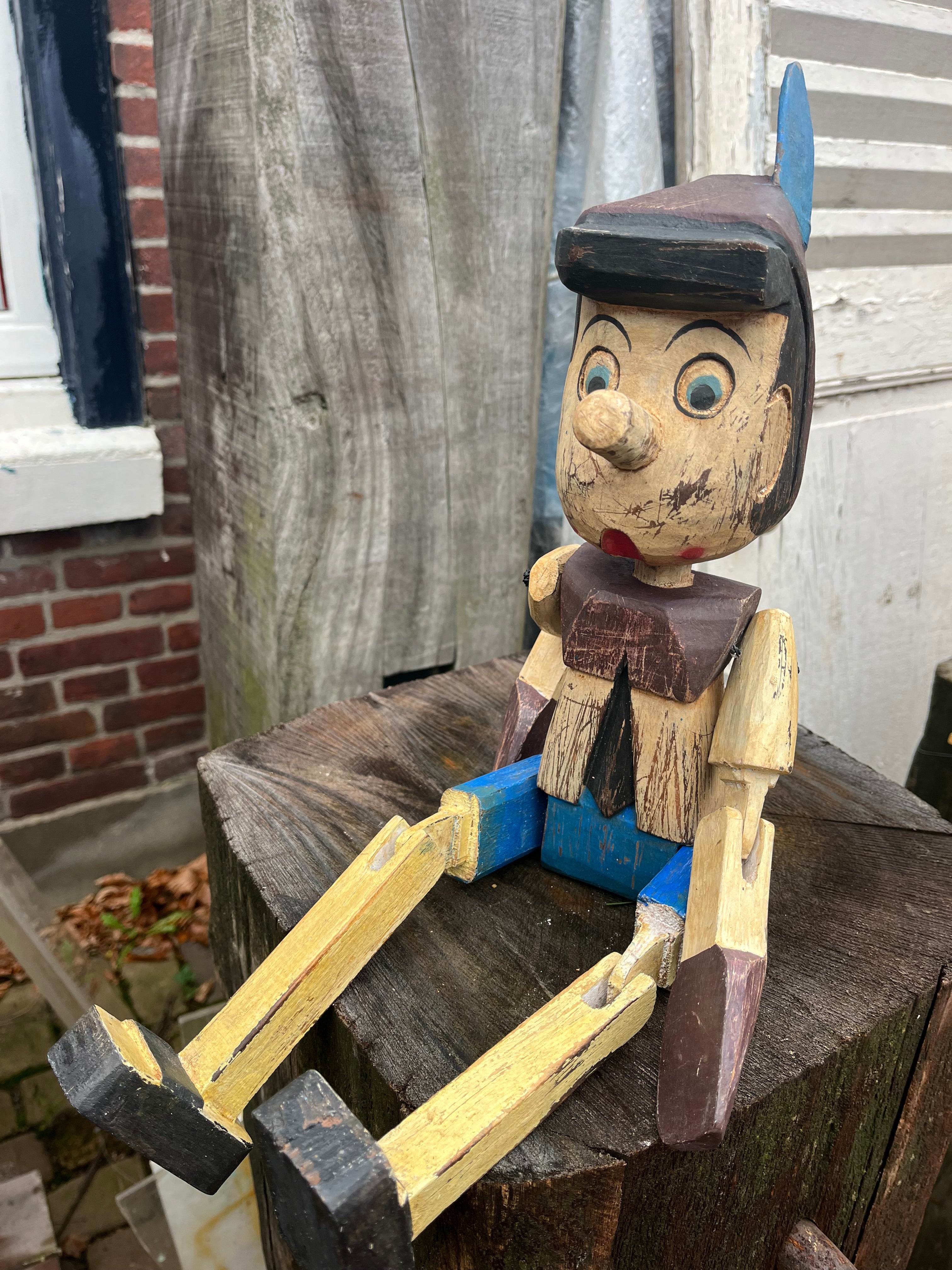 handgeschilderde houten Pinocchio middel